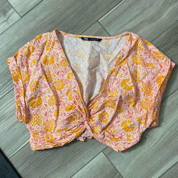 Zara | Floral Crop Top - Picture 1 of 3
